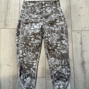 Lululemon Gray and White Patterned Leggings